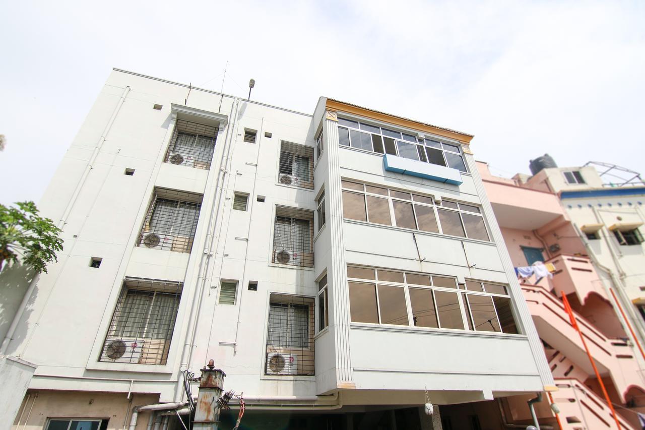Oyo 9207 Chakri Guest House 비사카파트남 외부 사진