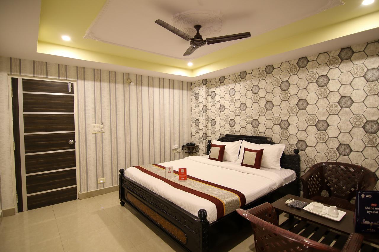 Oyo 9207 Chakri Guest House 비사카파트남 외부 사진