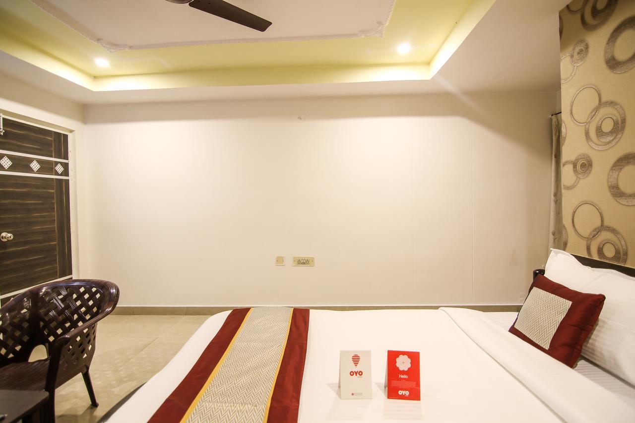 Oyo 9207 Chakri Guest House 비사카파트남 외부 사진