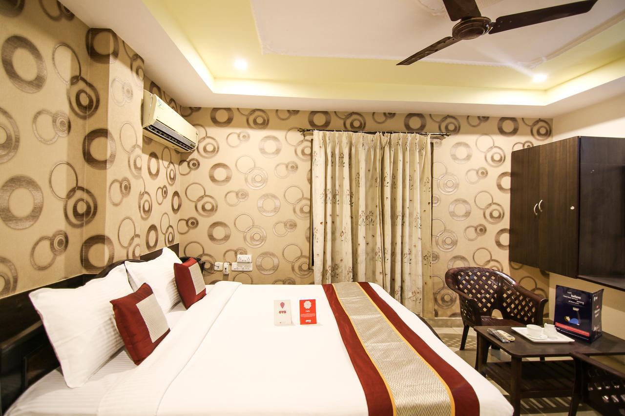 Oyo 9207 Chakri Guest House 비사카파트남 외부 사진